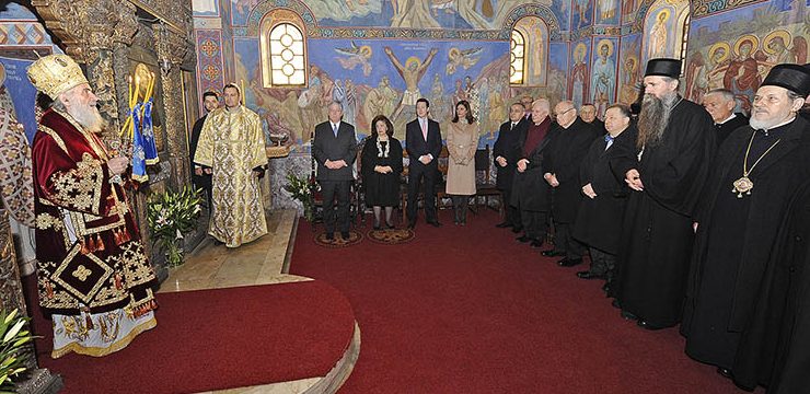 Njihova Kraljevska Visočanstva Prestolonaslednik Aleksandar, Princeza Katarina, Princ Filip i Princeza Elenora na Svetoj Liturgiji koju je služio Njegova Svetost Patrijarh srpski G-din Irinej povodom proslave Krsne Slave Kraljevske porodice – Svetog Andreja Prvozvanog