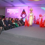 С десна на лево: г-ђа Алисон Ендрјуз, ћерка Краљевског пара, Њ.К.В. Принцеза Катарина, г-дин Гурух Сукарнопутра, најмлађи син бившег председника Индонезије Сукарна, Њ.К.В. Престолонаследник Александар II