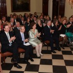 Њихова Краљевска Височанства Престолонаследник Александар II и Принцеза Катарина и представници дипломатског кора током концерта Краљевских Гудача Светог Ђорђа