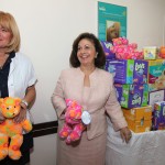 Nj.K.V. Princeza Katarina i prof. Dr Snežana Rakić, direktorka GAK Narodni front prilikom obilaska majki i beba za koje je Princeza Katarina pripremila prigodne poklone