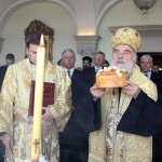 Cutting the “Slava” cake at the Blue Room of the Royal Palace