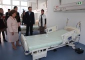 HRH Crown Princess Katherine and Ms Victoria de Silva, granddaughter of Prince Tomislav during delivery of hospital beds for Intensive care units in Clinical center “Zvezdara”