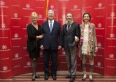 Dr Dušica Bojić, direktor Istorijskog muzeja Srbije, Nj.K.V. Prestolonaslednik Aleksandar, g-din Predrag Marković, član Krunskog saveta i g-đa Aleksandra Ninković Tašić, autorka izložbe