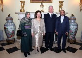 Престолонаследник Александар и Принцеза Катарина са Њ.Е. г-дином Хосеином Молом Абдолахијем, амбасадором Ирана са супругом