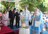 Njihova Kraljevska Visočanstva Prestolonaslednik Aleksandar i Princeza Katarina I g-din Marko Đurić na liturgiji u manastiru Gračanica