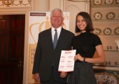 Његово Краљевско Височанство Престолонаследник Александар са награђеном матуранткињом