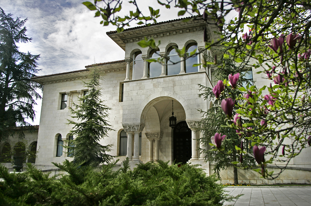 Ulazna vrata Kraljevskog dvora Srbije