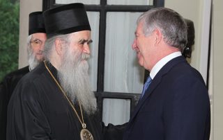 Њ.К.В. Престолонаследник Александар са покојним Митрополитом црногорско-приморским Амфилохијем