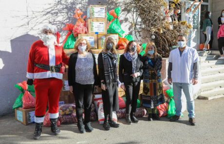 FONDACIJA Nj.K.V. PRINCEZE KATARINE POČELA SA PODELOM BOŽIĆNIH PAKETIĆA ZA DECU