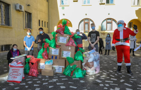 FONDACIJA Nj.K.V. PRINCEZE KATARINE POČELA SA PODELOM BOŽIĆNIH PAKETIĆA ZA DECU