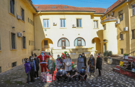 FONDACIJA Nj.K.V. PRINCEZE KATARINE POČELA SA PODELOM BOŽIĆNIH PAKETIĆA ZA DECU