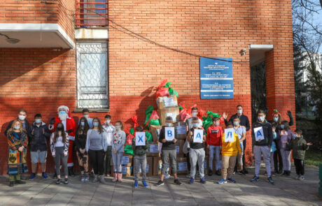 FONDACIJA Nj.K.V. PRINCEZE KATARINE POČELA SA PODELOM BOŽIĆNIH PAKETIĆA ZA DECU