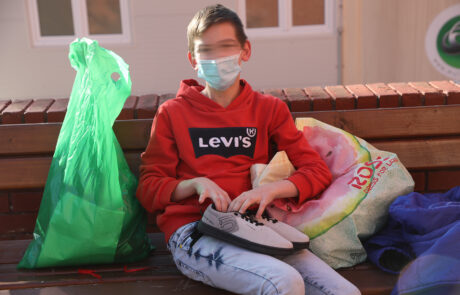 FONDACIJA Nj.K.V. PRINCEZE KATARINE POČELA SA PODELOM BOŽIĆNIH PAKETIĆA ZA DECU