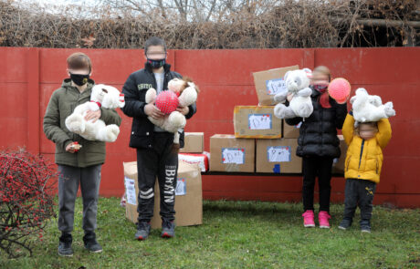 FONDACIJA Nj.K.V. PRINCEZE KATARINE NASTAVLJA SA PODELOM BOŽIĆNIH PAKETIĆA ZA DECU