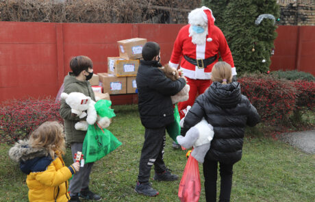 FONDACIJA Nj.K.V. PRINCEZE KATARINE NASTAVLJA SA PODELOM BOŽIĆNIH PAKETIĆA ZA DECU