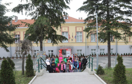 FONDACIJA Nj.K.V. PRINCEZE KATARINE NASTAVLJA SA PODELOM BOŽIĆNIH PAKETIĆA ZA DECU