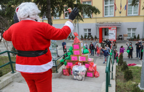FONDACIJA Nj.K.V. PRINCEZE KATARINE NASTAVLJA SA PODELOM BOŽIĆNIH PAKETIĆA ZA DECU
