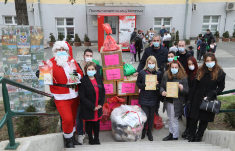FONDACIJA Nj.K.V. PRINCEZE KATARINE NASTAVLJA SA PODELOM BOŽIĆNIH PAKETIĆA ZA DECU