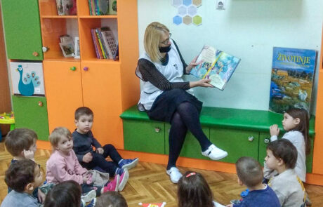 New children's library with books for Plavi Cuperak Kindergarten in Belgrade