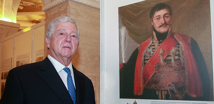 Prestolonaslednik Aleksandar pored portreta Karadjordja