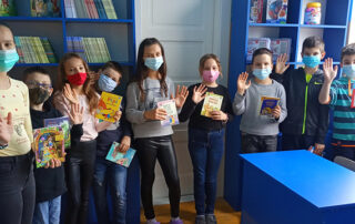 ПРИНЦЕЗА КАТАРИНА И ЛАЈФЛАЈН ЧИКАГО ОБЕЗБЕДИЛИ НОВУ БИБЛИОТЕКУ ШКОЛИ У РЕПУБЛИЦИ СРПСКОЈ