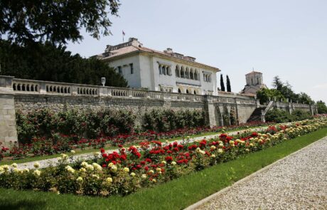 Kraljevski Dvor, pogled sa donje terase