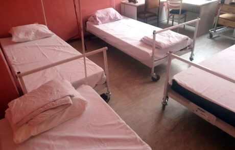 Donacija Princeze Кatarine i Projekta C.U.R.E. od 70 potpuno novih podesivih bolničkih kreveta marke Strajker sa dušecima i stalcima za infuziju, kao i 1.800 specijalnih bolničkih termometara bolnicama u Srbiji