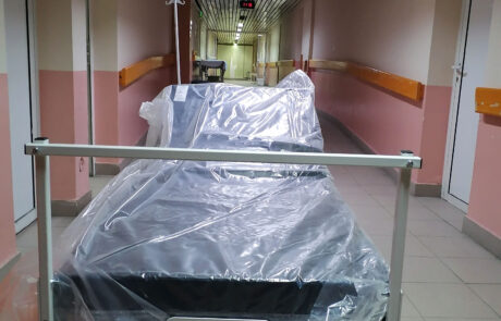 Donacija Princeze Кatarine i Projekta C.U.R.E. od 70 potpuno novih podesivih bolničkih kreveta marke Strajker sa dušecima i stalcima za infuziju, kao i 1.800 specijalnih bolničkih termometara bolnicama u Srbiji