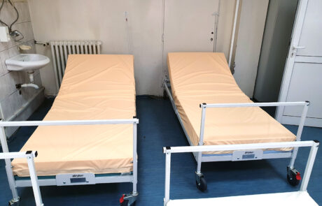 Donacija Princeze Кatarine i Projekta C.U.R.E. od 70 potpuno novih podesivih bolničkih kreveta marke Strajker sa dušecima i stalcima za infuziju, kao i 1.800 specijalnih bolničkih termometara bolnicama u Srbiji