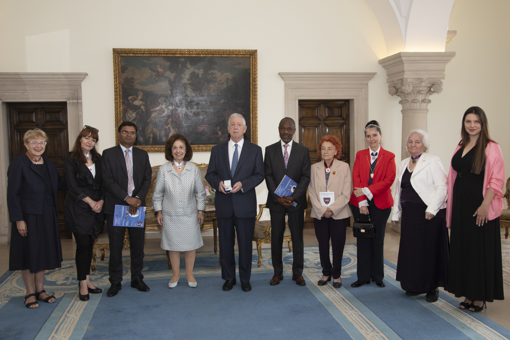 The Royal Couple of Serbia with laureates who received medals from the Diplomatic Bulletin