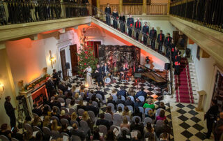 DOBROTVORNI PRIJEM I BOŽIĆNE PESME U BELOM DVORU