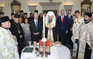 KRALjEVSKA PORODICA SRBIJE PROSLAVILA KRSNU SLAVU