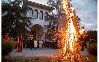 KRALjEVSKA PORODICA PROSLAVILA BADNjE VEČE U KRALjEVSKOM DVORU