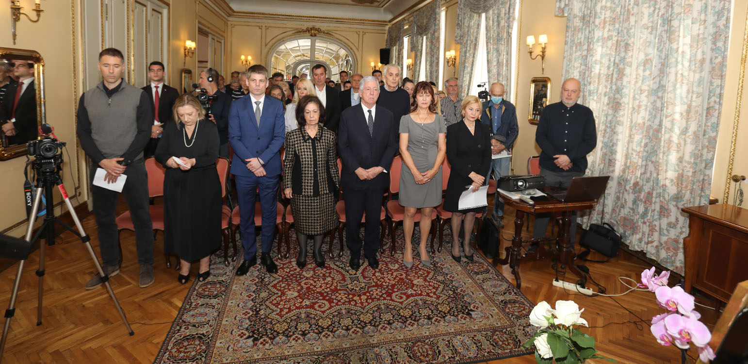 КРАЉЕВСКИ ПАР НА КОМЕМОРАЦИЈИ МИРОСЛАВУ МАЈКЛУ ЂОРЂЕВИЋУ