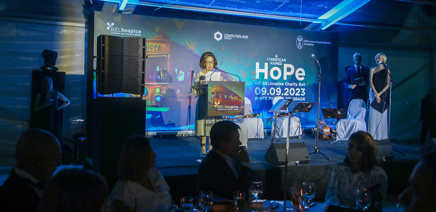 KRALjEVSKI PAR PODRŽAO 13. DOBROTVORNI „BELHOSPIS“ BAL U BELOM DVORU