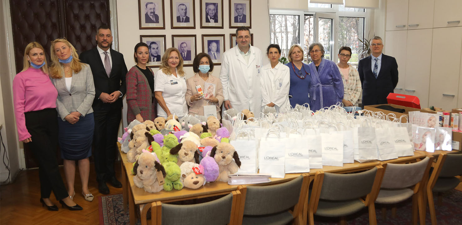 ПРИНЦЕЗА КАТАРИНА УРУЧИЛА ПОКЛОНЕ НА ИНСТИТУТУ ЗА ОНКОЛОГИЈУ