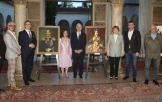 IZLOŽBA „KNEZ ALEKSANDAR, RODONAČELNIK GRAĐANSKE SRBIJE“ I JUBILARNA POŠTANSKA MARKA PREDSTAVLjENI U KRALjEVSKOM DVORU