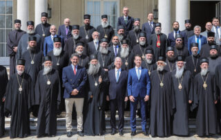 PRESTOLONASLEDNIK UGOSTIO PATRIJARHA I SVETI ARHIJEREJSKI SABOR U BELOM DVORU