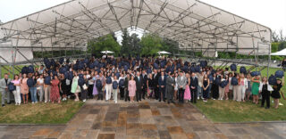 NAJBOLjI MATURANTI DOBILI NAGRADE OD PRESTOLONASLEDNIKA U BELOM DVORU