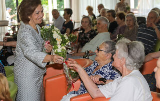 RUŽE IZ DVORSKOG VRTA DAMAMA DOMA ZA STARE, POKLON PRINCEZE KATARINE