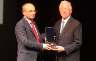 PRESTOLONASLEDNIK I PRINCEZA DOBILI PRIZNANjE KLINIKE TIRŠOVA ZA POSEBAN DOPRINOS