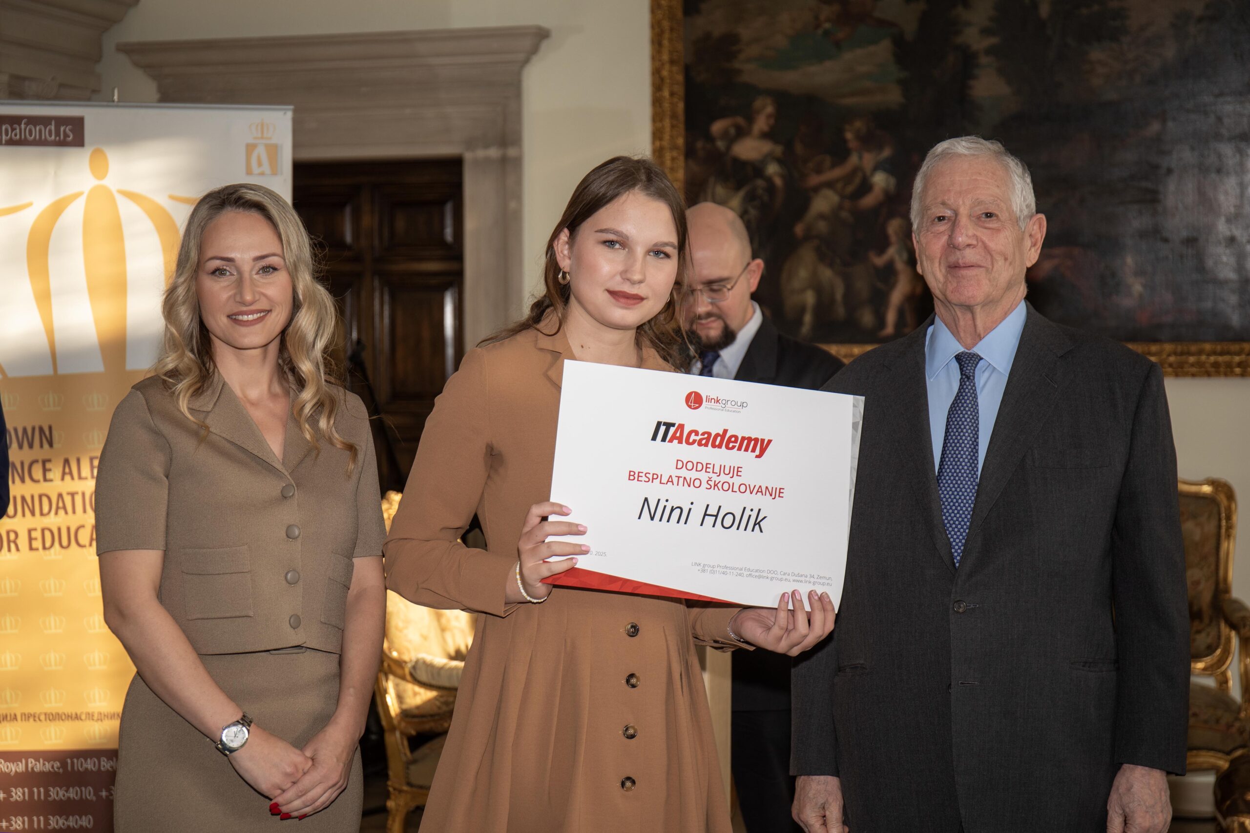 ПРЕСТОЛОНАСЛЕДНИК АЛЕКСАНДАР ДОДЕЛИО БЕСПЛАТНЕ СТИПЕНДИЈЕ БУДУЋИМ ИТ СТРУЧЊАЦИМА CROWN PRINCE ALEXANDER AWARDS FUTURE IT EXPERTS WITH FREE SCHOLARSHIPS