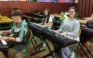 CROWN PRINCESS KATHERINE AND LIFELINE CHICAGO ENRICH MUSIC EDUCATION AT ELEMENTARY SCHOOL IN KOVIN