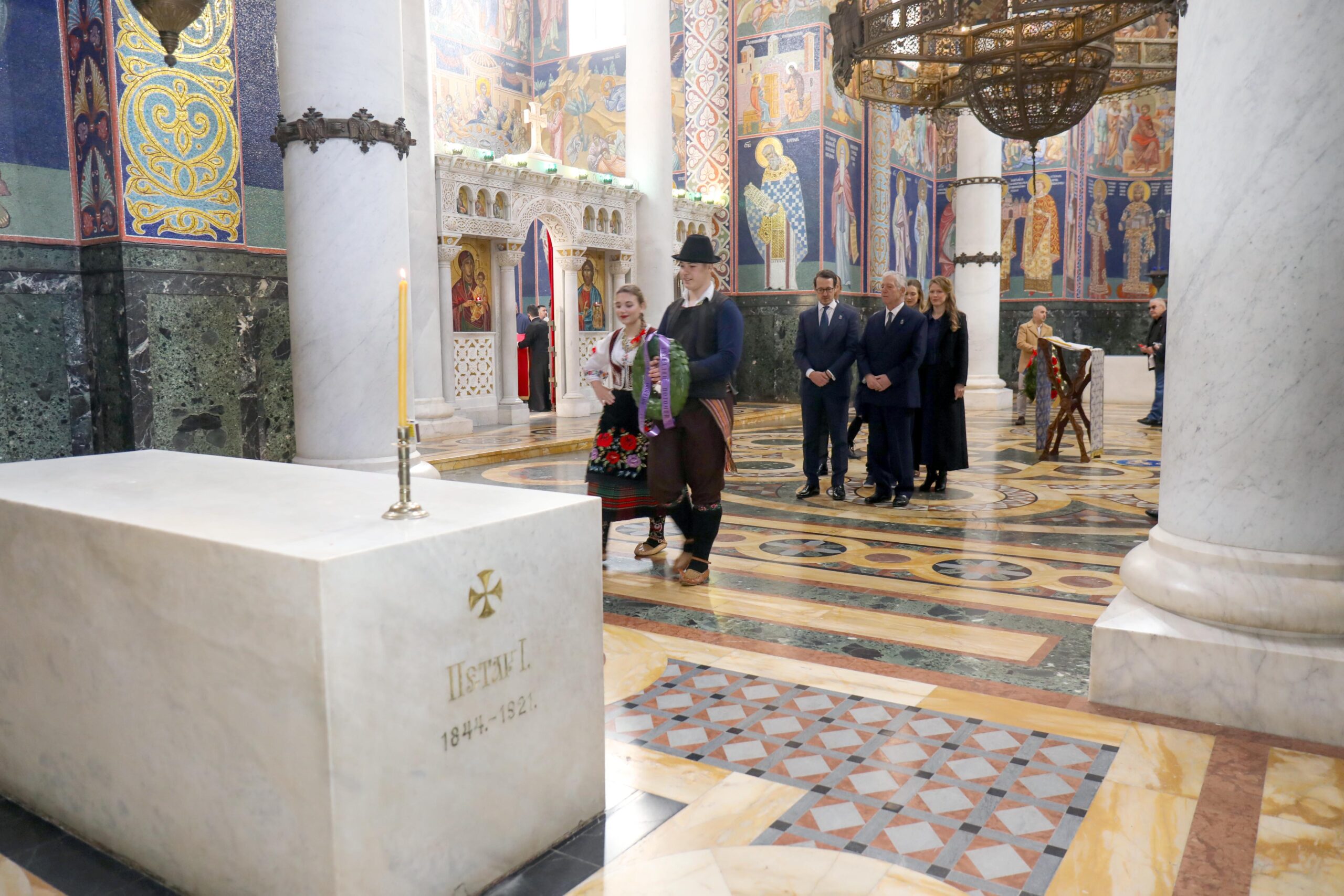 КРАЉЕВСКА ПОРОДИЦА НА ОПЛЕНЦУ ОБЕЛЕЖИЛА ДАН ПОБЕДЕ У ПРВОМ СВЕТСКОМ РАТУ ROYAL FAMILY MARKS WW1 VICTORY DAY AT OPLENAC