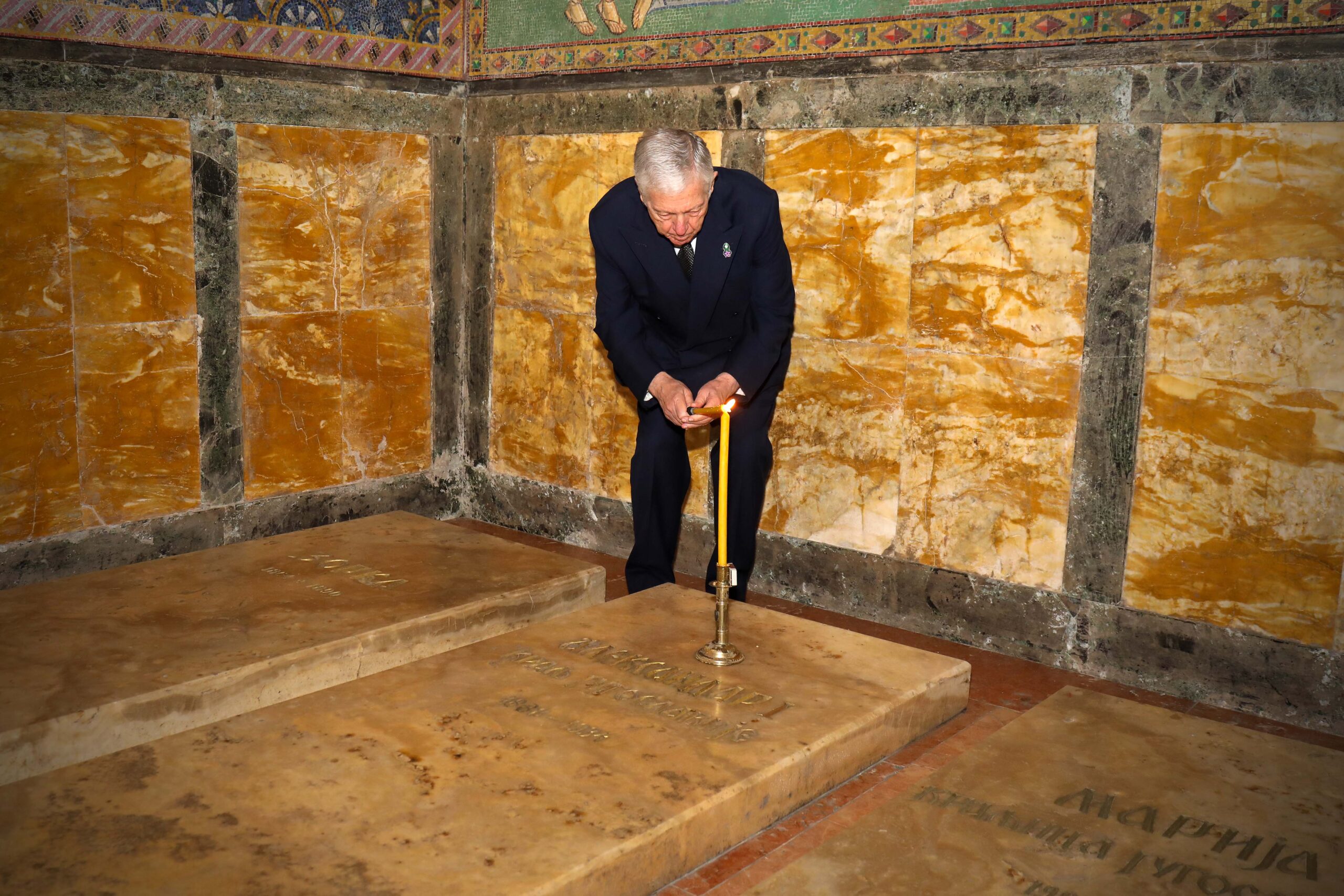 КРАЉЕВСКА ПОРОДИЦА НА ОПЛЕНЦУ ОБЕЛЕЖИЛА ДАН ПОБЕДЕ У ПРВОМ СВЕТСКОМ РАТУ ROYAL FAMILY MARKS WW1 VICTORY DAY AT OPLENAC