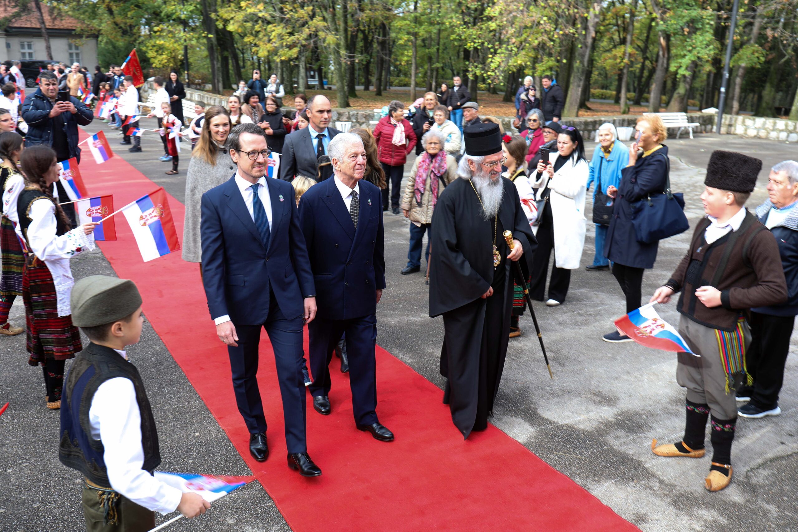 КРАЉЕВСКА ПОРОДИЦА НА ОПЛЕНЦУ ОБЕЛЕЖИЛА ДАН ПОБЕДЕ У ПРВОМ СВЕТСКОМ РАТУ ROYAL FAMILY MARKS WW1 VICTORY DAY AT OPLENAC