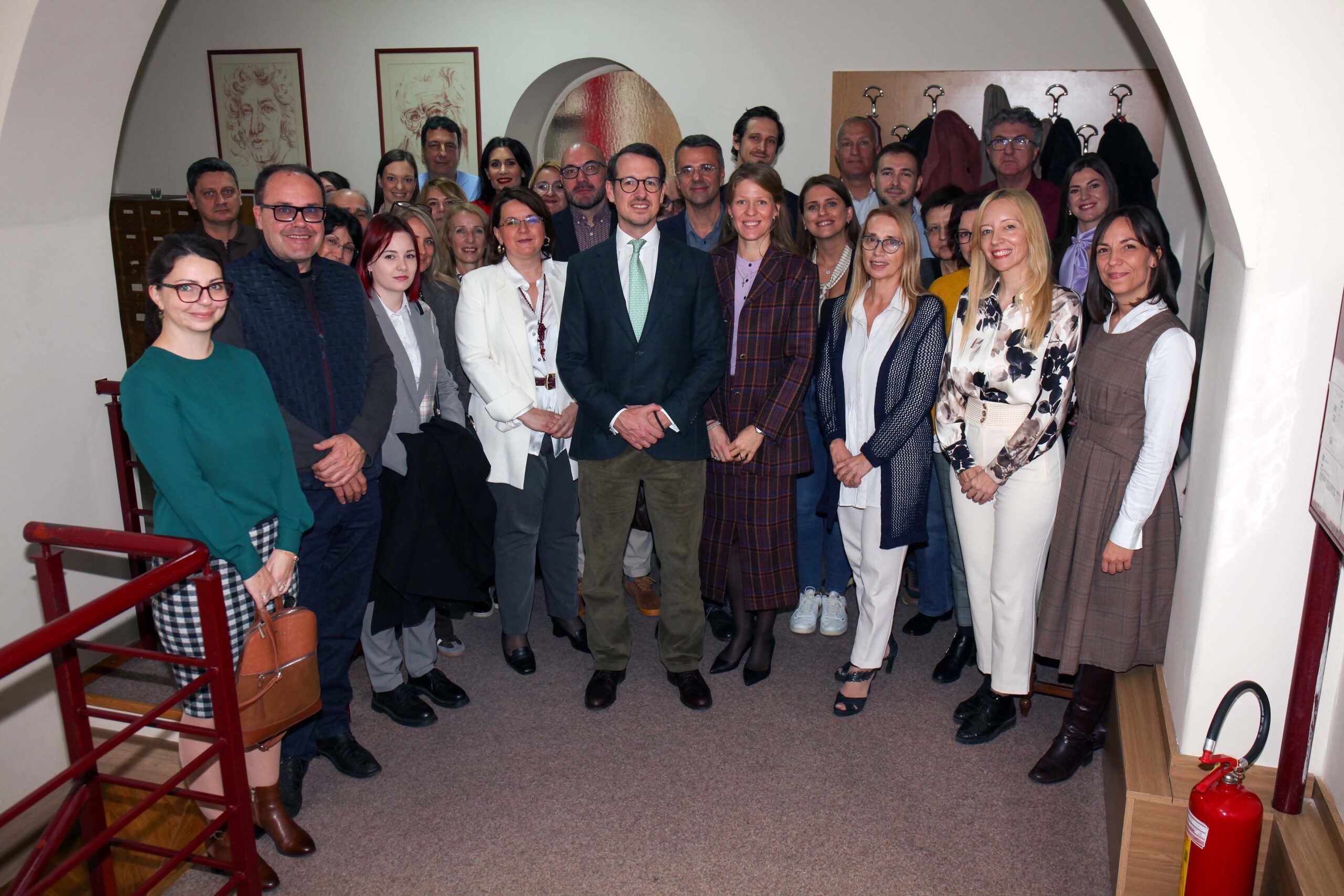 КРАЉЕВСКА ПОРОДИЦА ПОДРЖАЛА ПРВИ НАУЧНИ СКУП „КАРАЂОРЂЕВИЋИ И КЊИЖЕВНОСТ“ ROYAL FAMILY SUPPORTS FIRST SCIENTIFIC GATHERING “THE KARADJORDJEVICS AND LITERATURE”