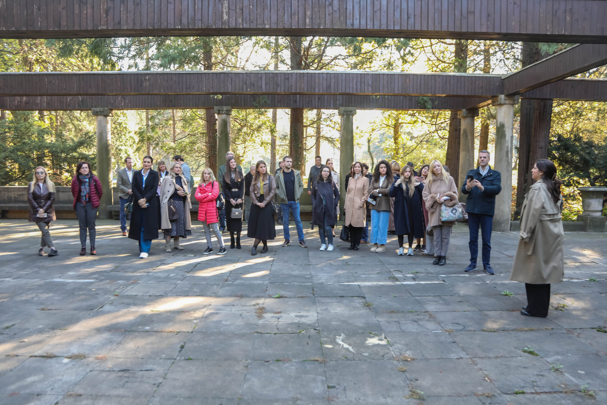 КРАЉЕВСКА ПОРОДИЦА ПОДРЖАЛА ПРВИ НАУЧНИ СКУП „КАРАЂОРЂЕВИЋИ И КЊИЖЕВНОСТ“ ROYAL FAMILY SUPPORTS FIRST SCIENTIFIC GATHERING “THE KARADJORDJEVICS AND LITERATURE”