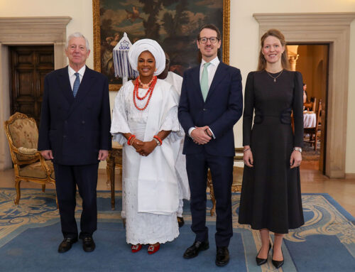 KRALjEVSKA PORODICA NIGERIJE POSETILA KRALjEVSKU PORODICU SRBIJE