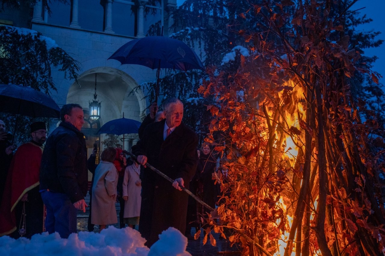 BADNjE VEČE U KRALjEVSKOM DVORU – POŠTOVANjE STARE TRADICIJE CHRISTMAS EVE AT THE ROYAL PALACE – FOLLOWING OLD TRADITIONS